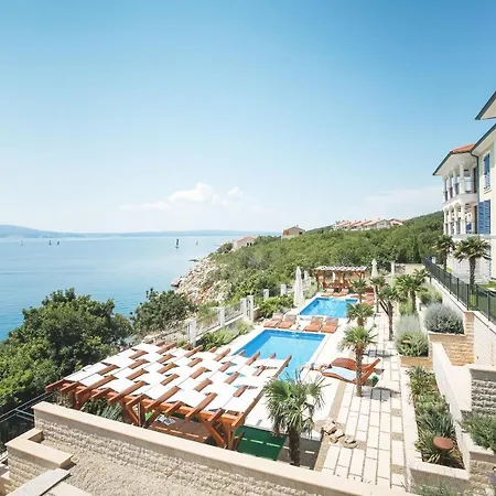 Povile Suites - Few Steps From The Beach, Panoramic Sea View, Shared Pool, I Floor Novi Vinodolski