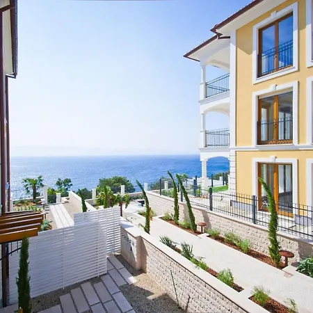 Povile Suites - Few Steps From The Beach, Panoramic Sea View, Shared Pool, I Floor Novi Vinodolski