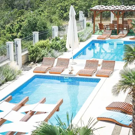 Povile Suites - Few Steps From The Beach, Panoramic Sea View, Shared Pool, I Floor Daire