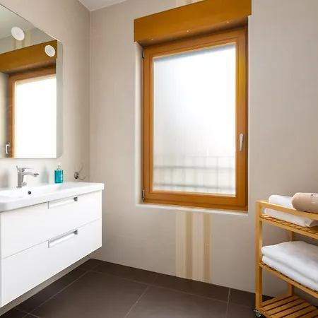 Povile Suites - Few Steps From The Beach, Panoramic Sea View, Shared Pool, I Floor