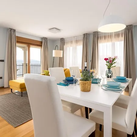 Povile Suites - Few Steps From The Beach, Panoramic Sea View, Shared Pool, I Floor Novi Vinodolski