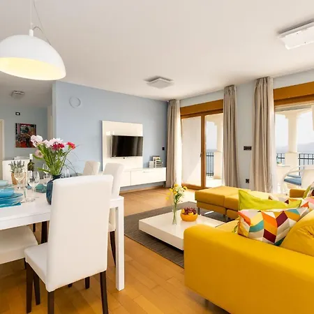 Povile Suites - Few Steps From The Beach, Panoramic Sea View, Shared Pool, I Floor * Novi Vinodolski