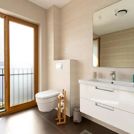 Povile Suites - Few Steps From The Beach, Panoramic Sea View, Shared Pool, I Floor Daire Novi Vinodolski
