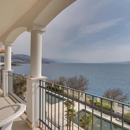 Povile Suites - Few Steps From The Beach, Panoramic Sea View, Shared Pool, I Floor *