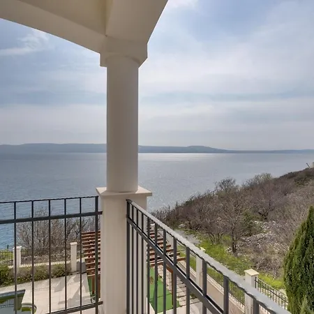 Povile Suites - Few Steps From The Beach, Panoramic Sea View, Shared Pool, I Floor Daire Novi Vinodolski