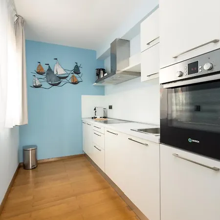 Daire Povile Suites - Few Steps From The Beach, Panoramic Sea View, Shared Pool, I Floor *