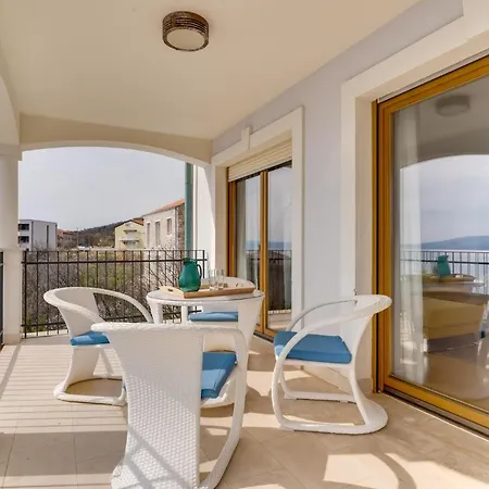 Daire Povile Suites - Few Steps From The Beach, Panoramic Sea View, Shared Pool, I Floor Novi Vinodolski