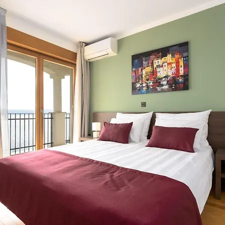 Povile Suites - Few Steps From The Beach, Panoramic Sea View, Shared Pool, I Floor Daire
